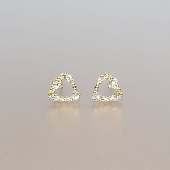 Dainty Beaded Heart Earrings - Picture 1 of 2